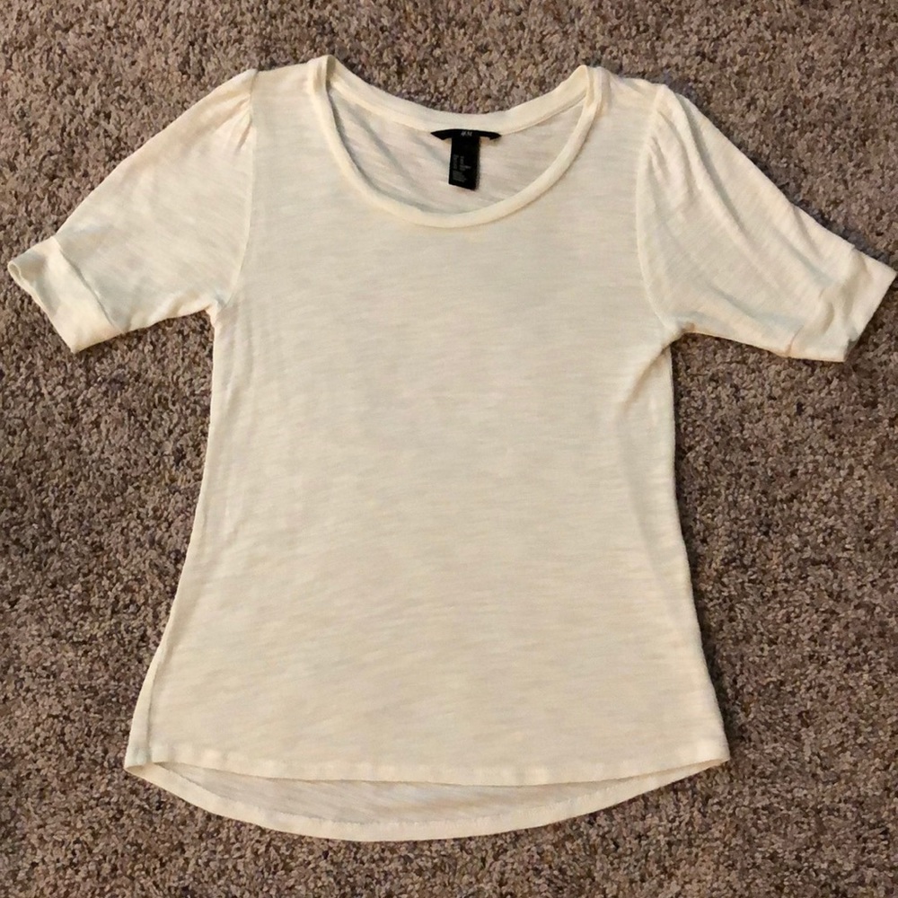 Women’s Forever 21 knit shirt.
